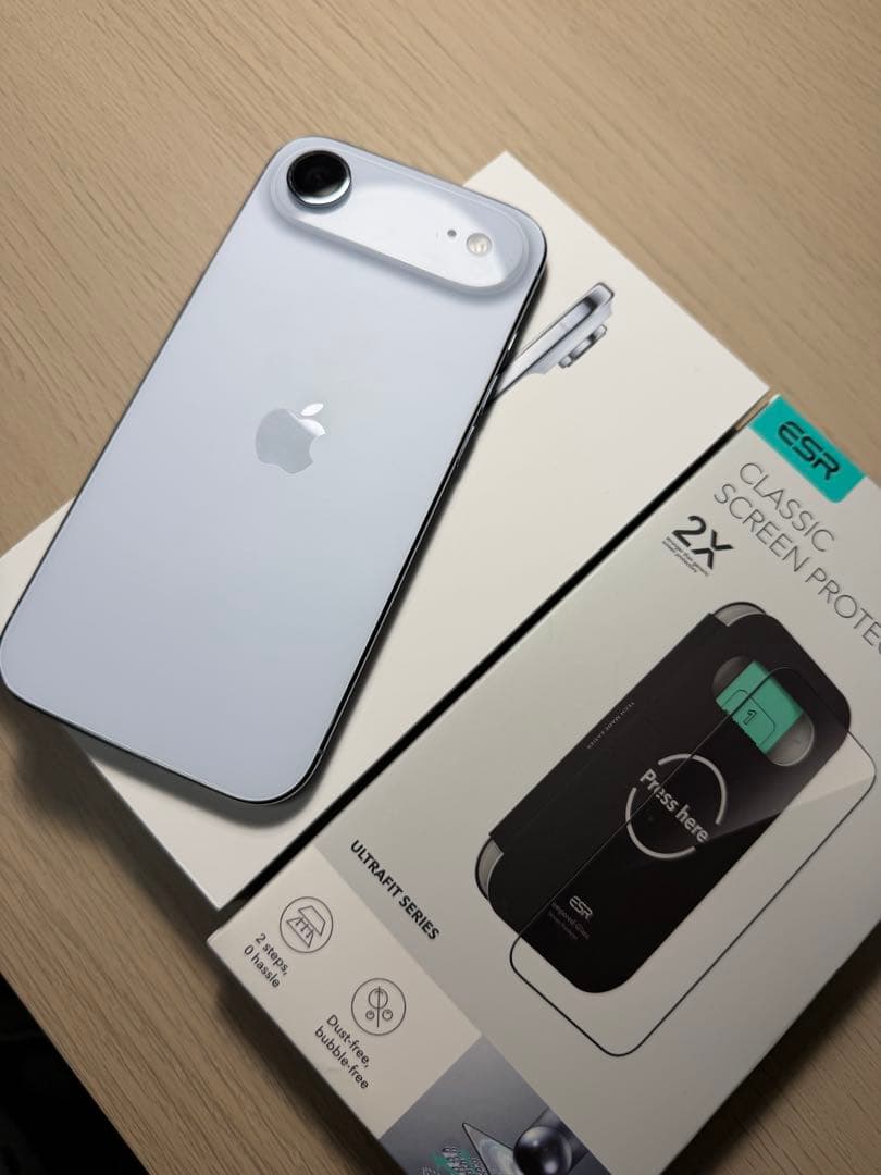 iPhone airスカイブルー(256GB) ESR保護フィルム付き iPhone Air 256GB スカイブルーを購入 - Apple（日本）