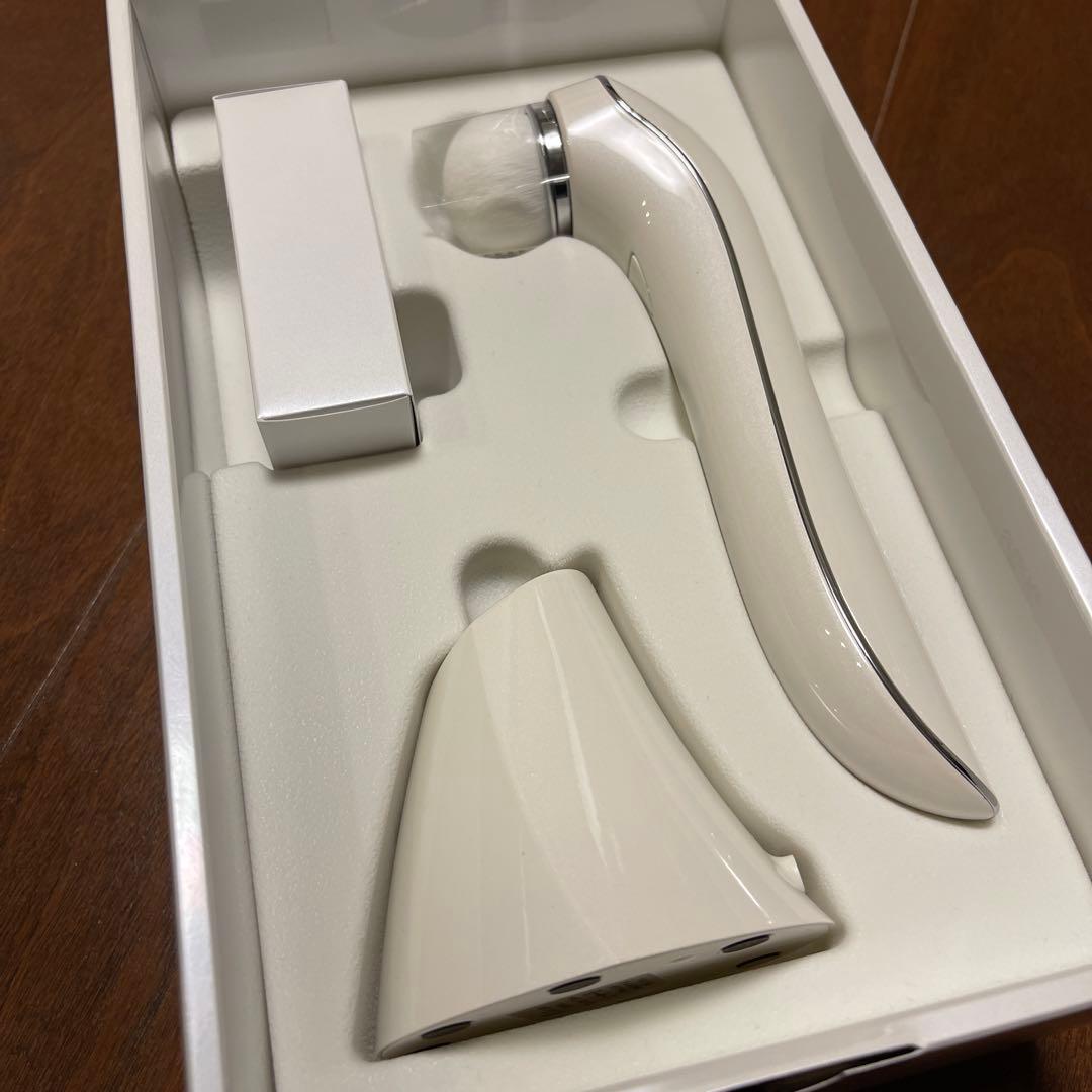 ReFa CLEARリファクリア　新品未使用　ブラシヘッド1個付き リファクリア - ReFa CLEAR :3D音波洗顔ブラシ | 商品情報 | ReFa
